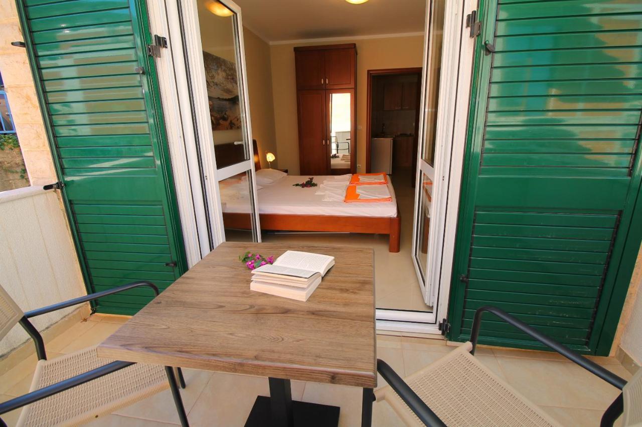 Guest House Villa Pastrovka Sveti Stefan Luaran gambar