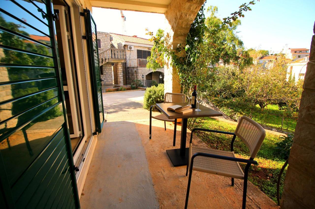 Guest House Villa Pastrovka Sveti Stefan Bilik gambar