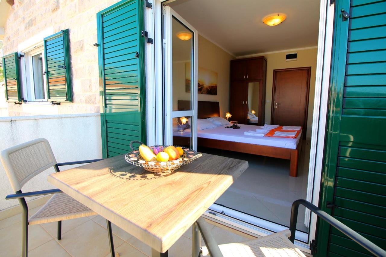 Guest House Villa Pastrovka Sveti Stefan Luaran gambar