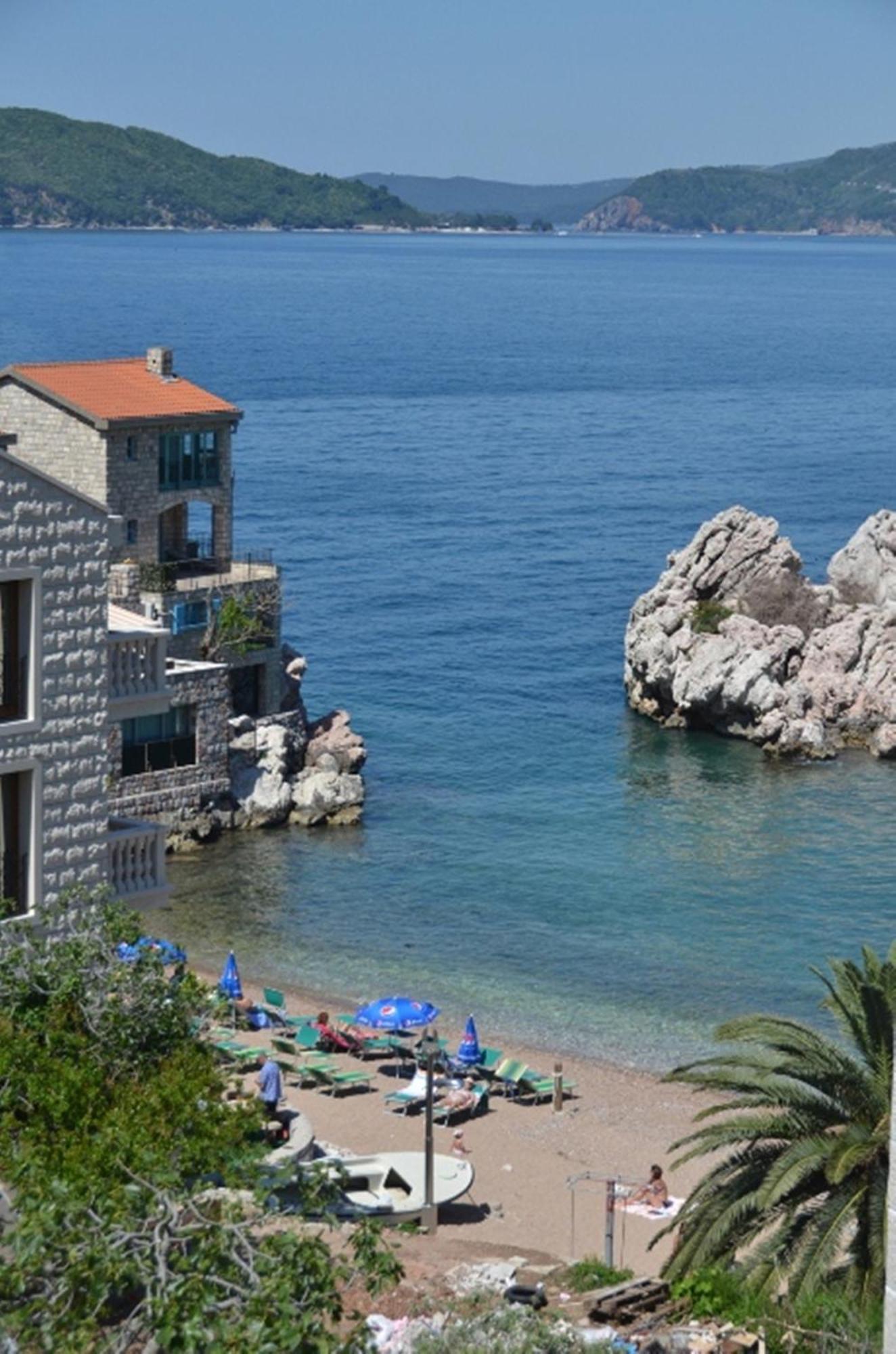 Guest House Villa Pastrovka Sveti Stefan Bilik gambar