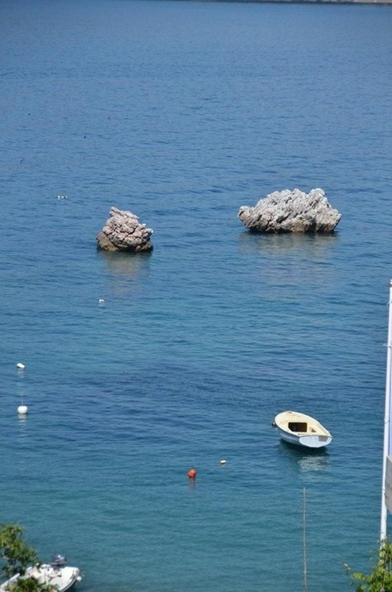 Guest House Villa Pastrovka Sveti Stefan Bilik gambar