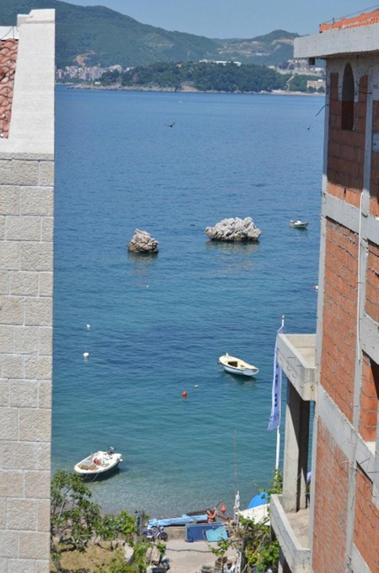 Guest House Villa Pastrovka Sveti Stefan Bilik gambar