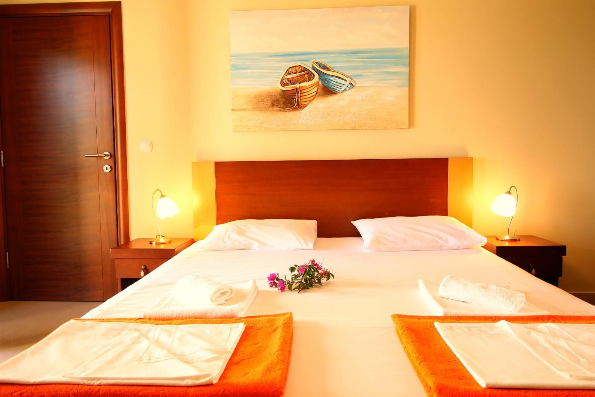 Guest House Villa Pastrovka Sveti Stefan Bilik gambar