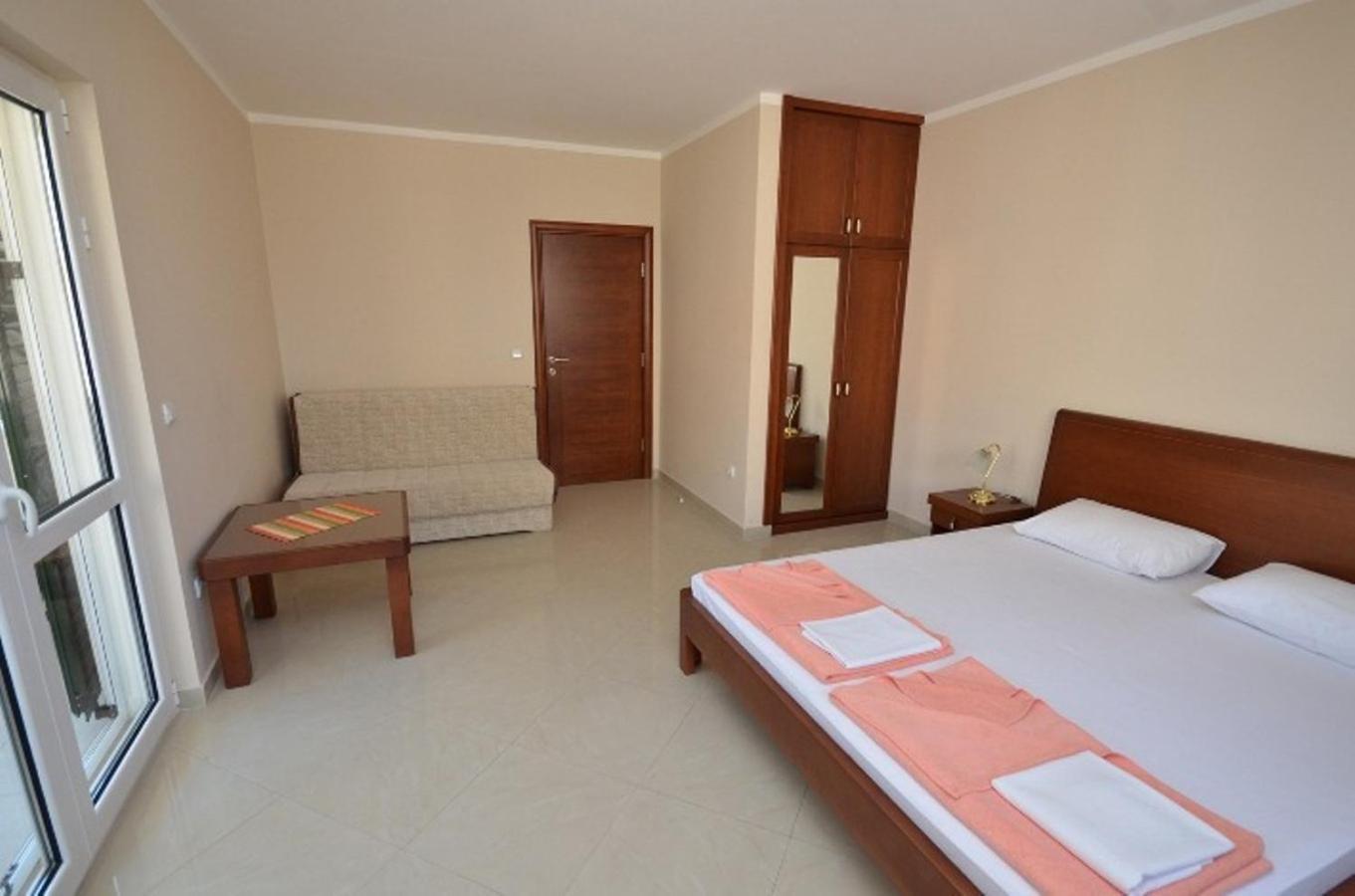 Guest House Villa Pastrovka Sveti Stefan Luaran gambar